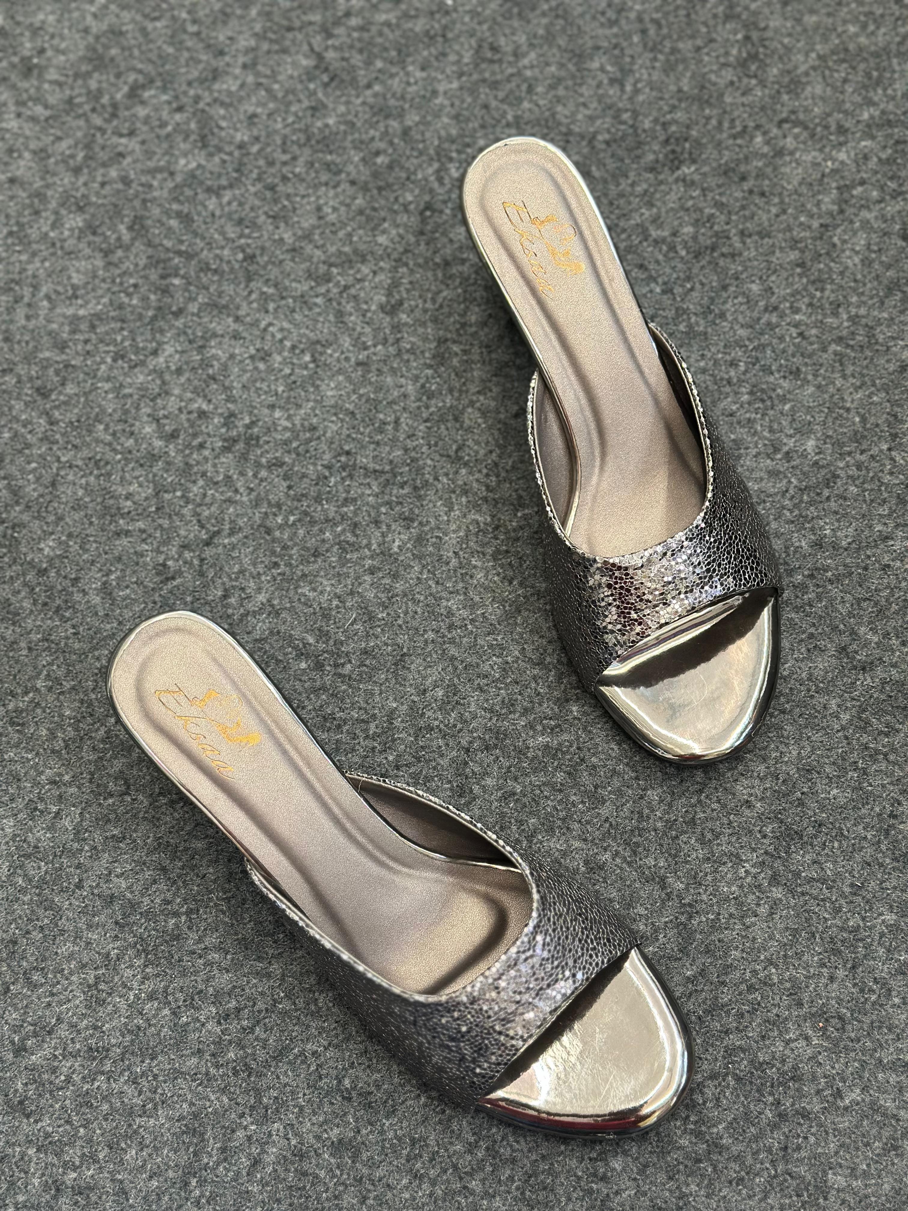 Noir Sleek Mule